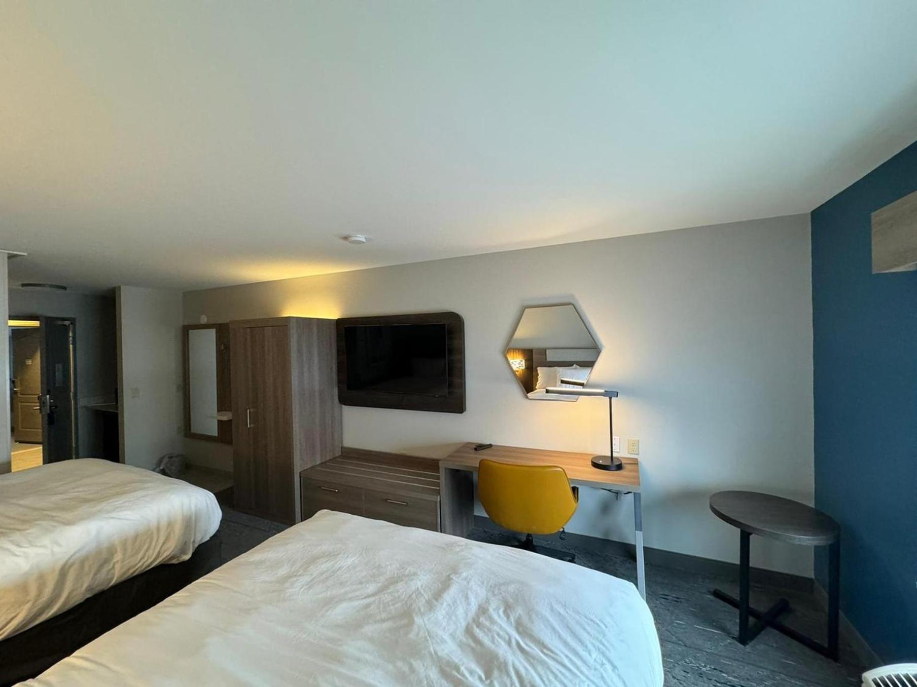 Express & By Ihg Hotel Port Washington