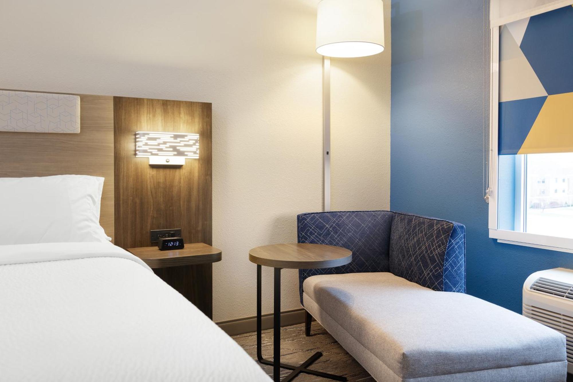 Express & By Ihg