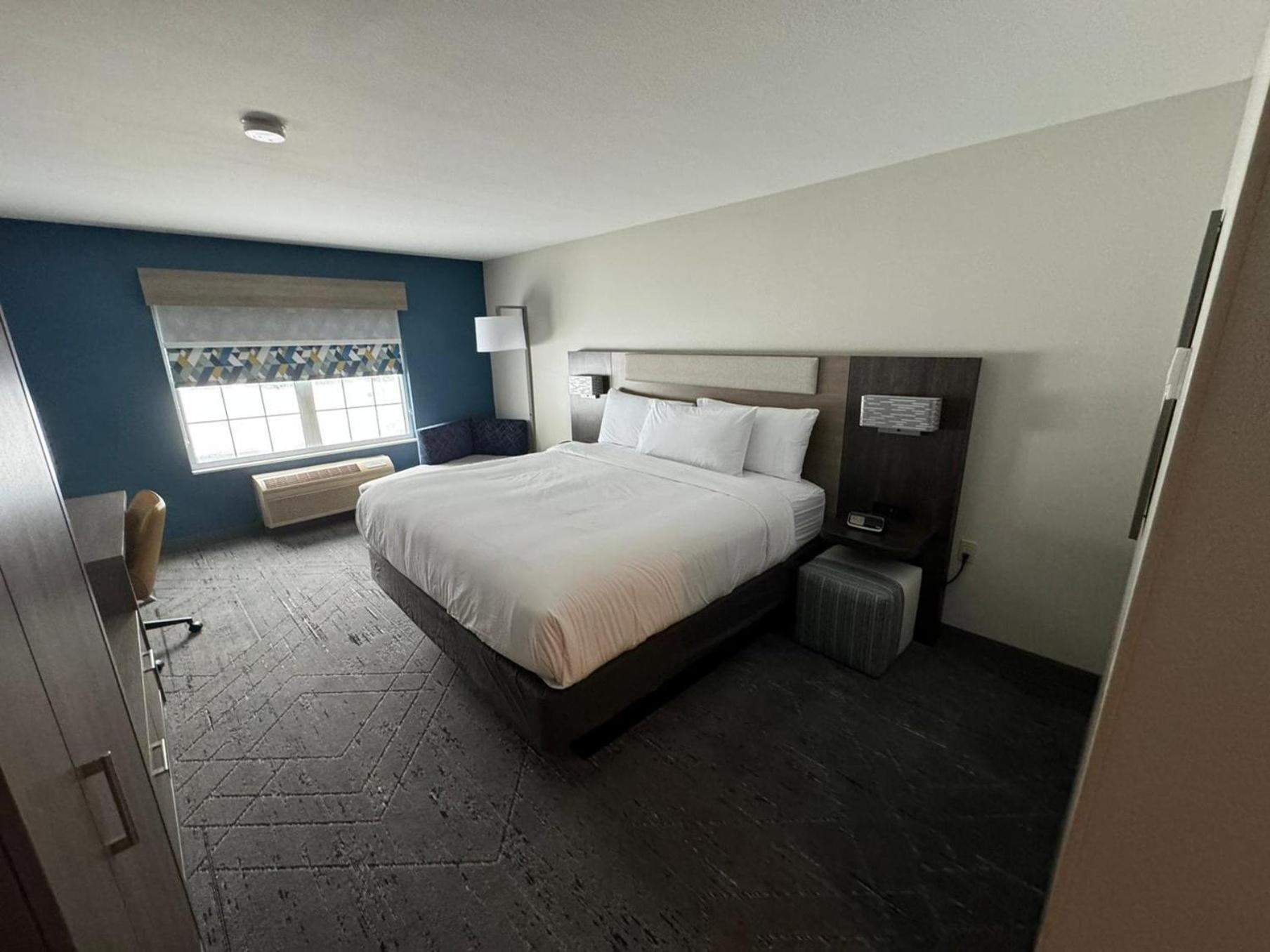 Hotel Express & By Ihg
