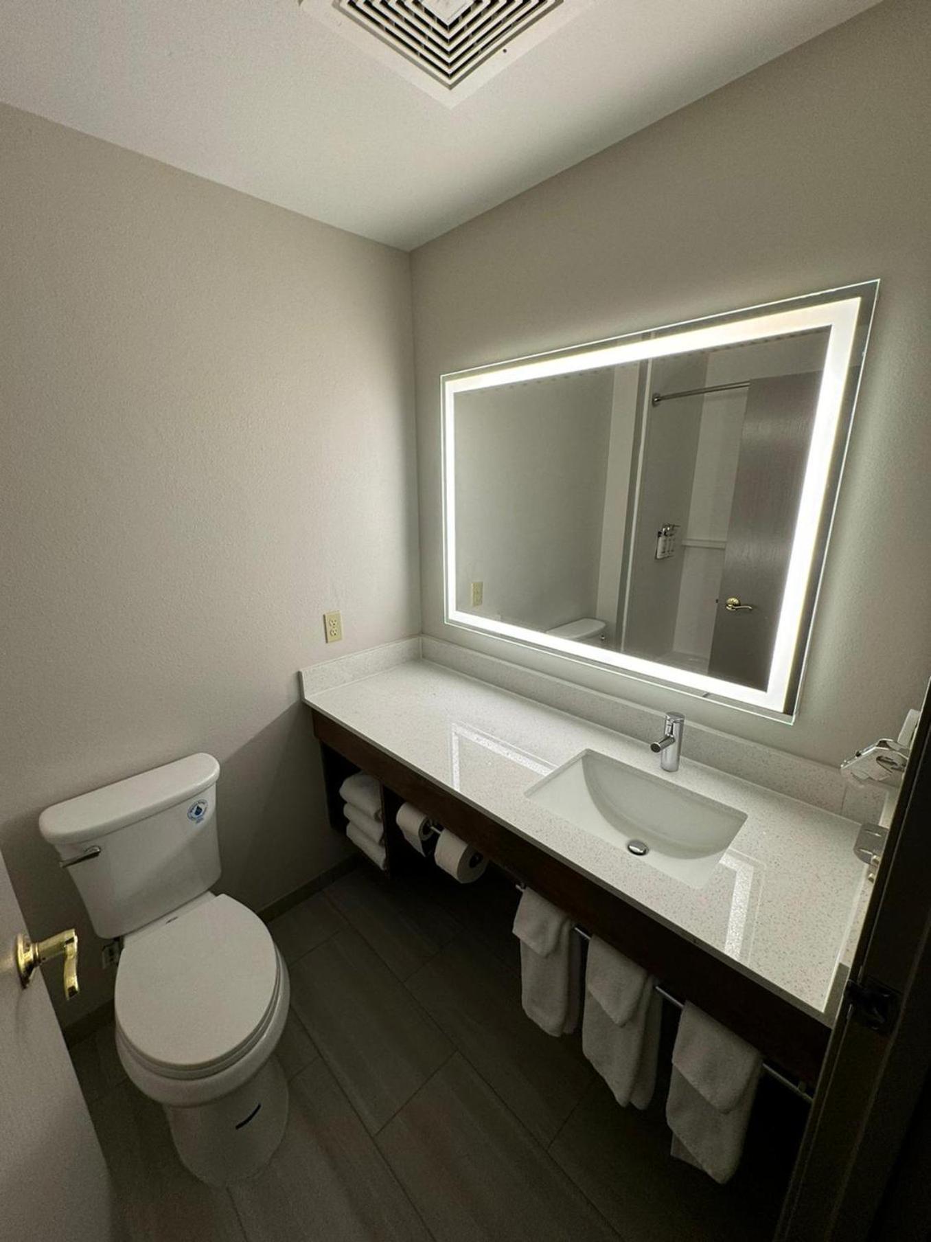 Hotel Express & By Ihg