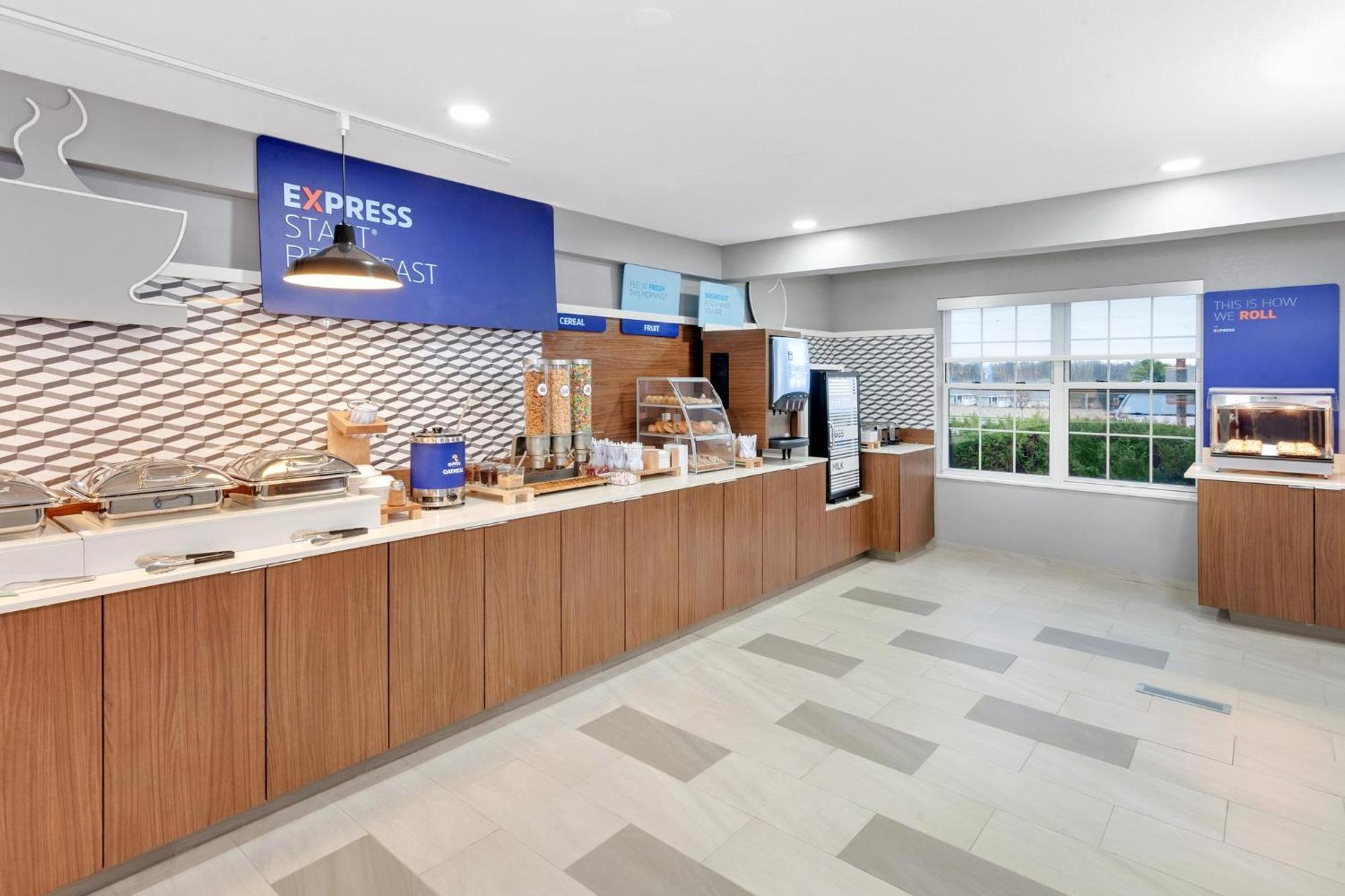 Hotel Express & By Ihg Port Washington