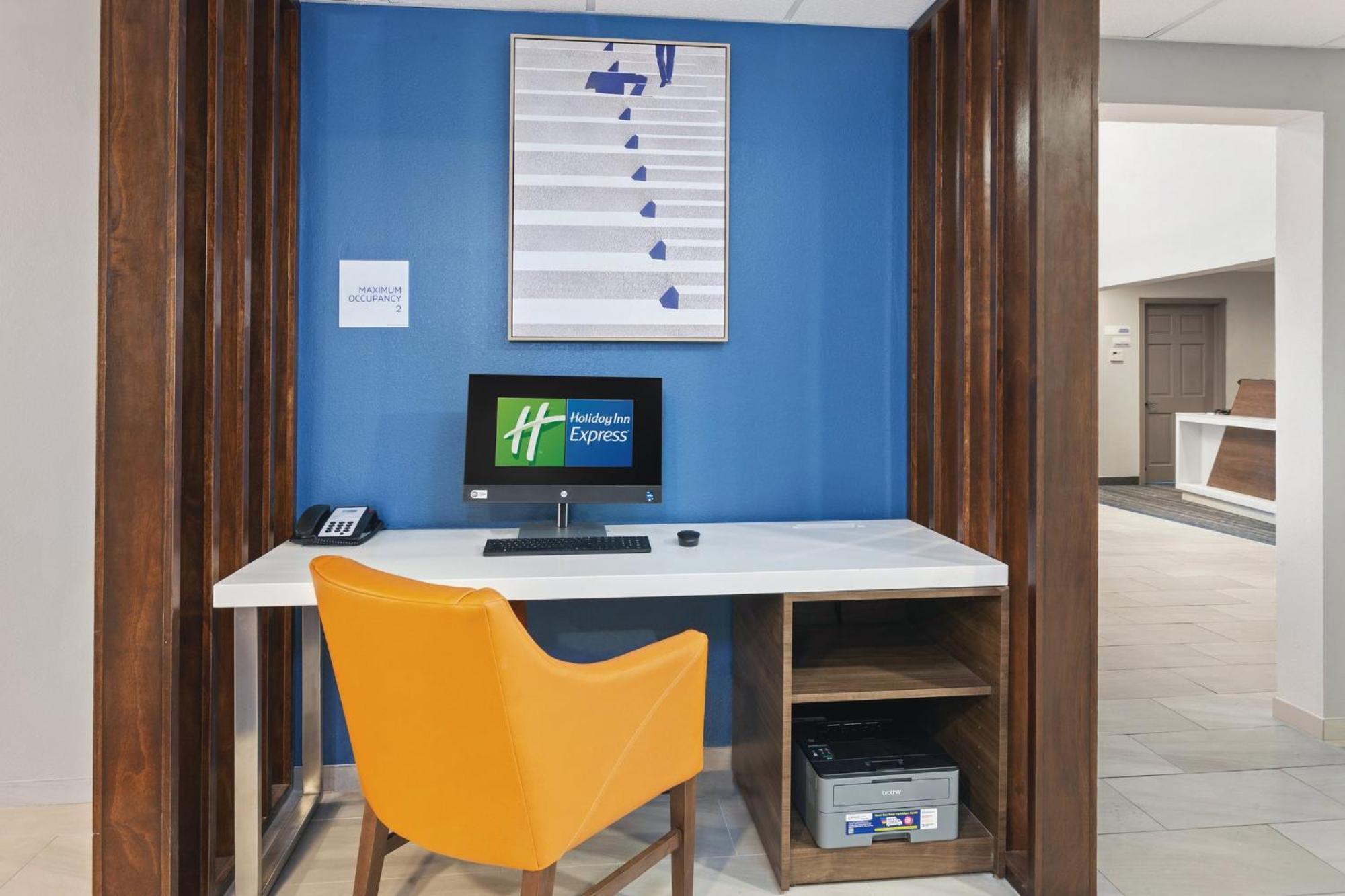 Express & By Ihg 3*