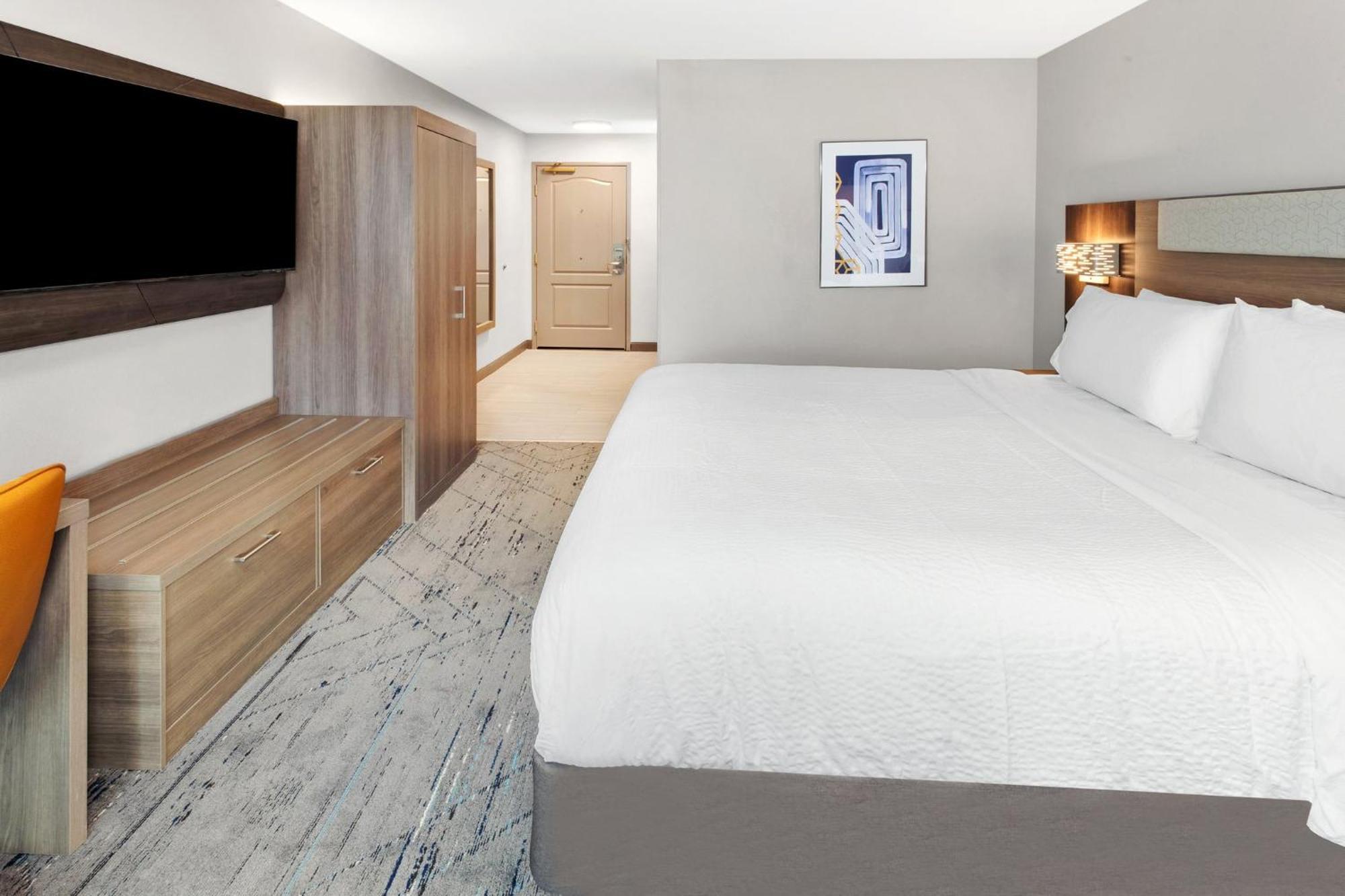 Express & By Ihg Hotel