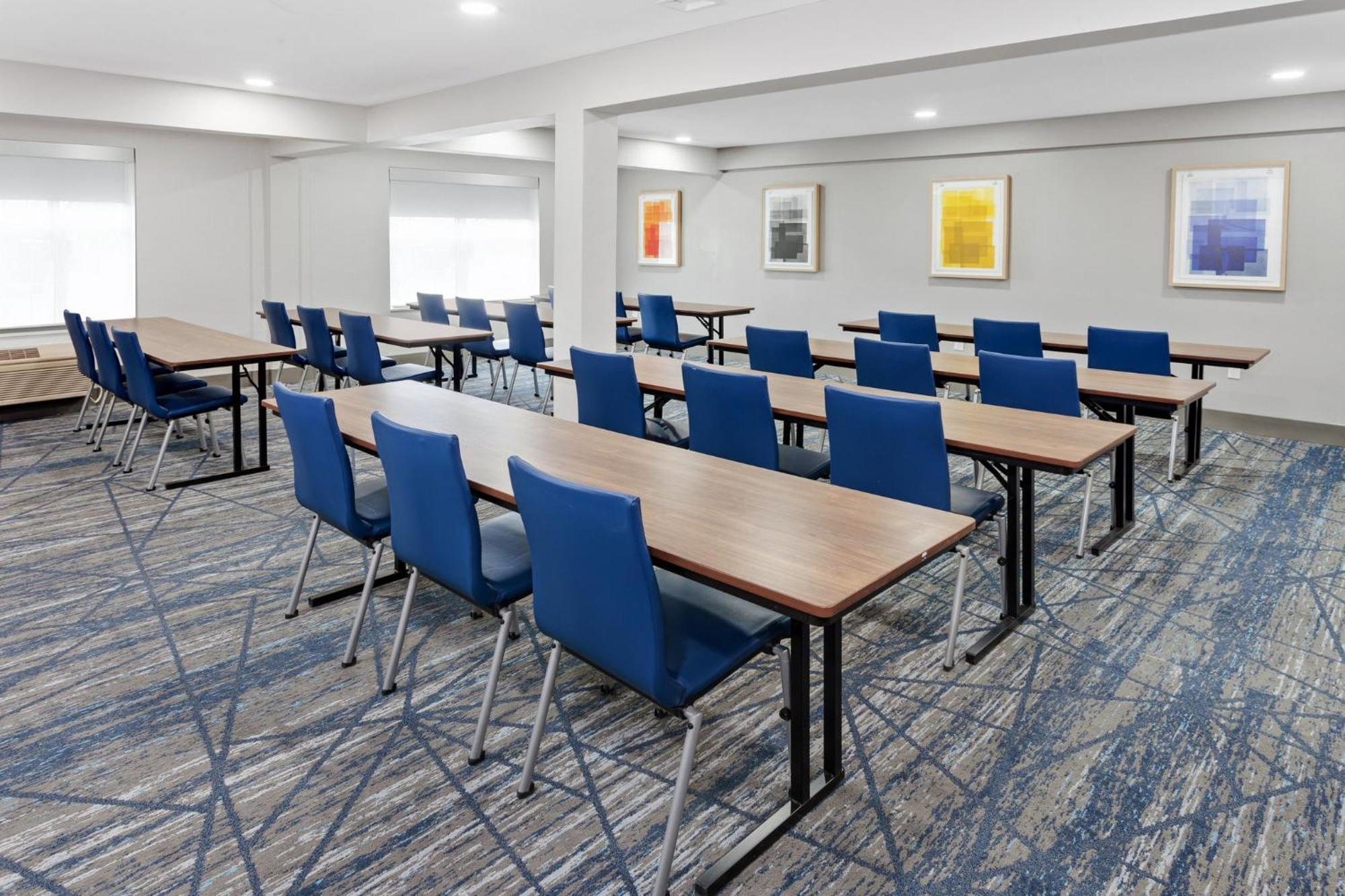 Hotel Express & By Ihg 3*