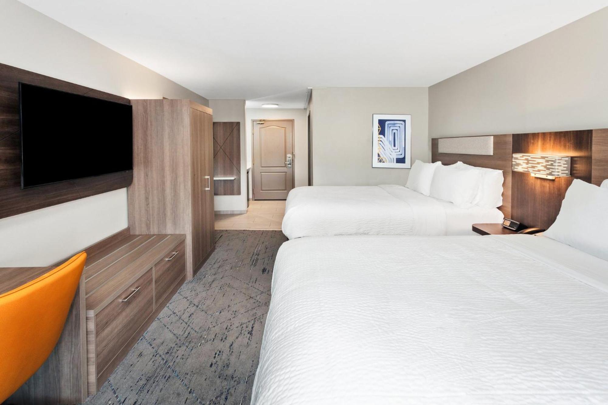 Express & By Ihg 3*