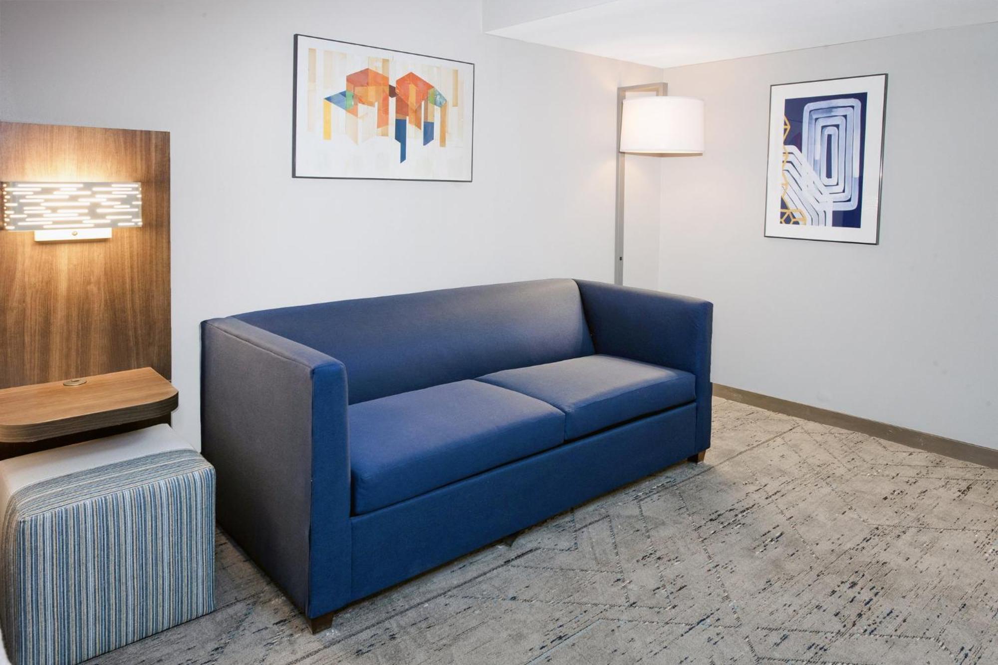 Hotel Express & By Ihg 3*